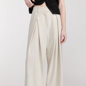 BNWT Oak + Fort Pleated Trouser